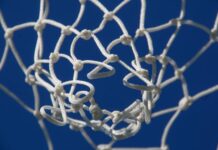 Roosters keep Eagles grounded