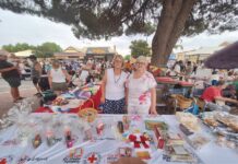 Christmas Trading Table success for Red Cross